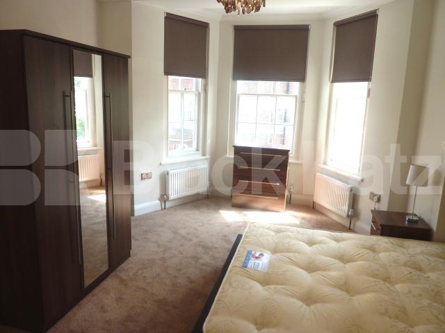 Spacious three bed two bath minutes to Hyde Park & Oxford Street Harrowby Street, Marble Arch